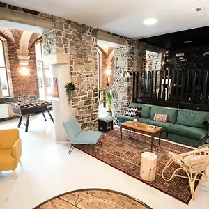  Хостел Hi Liege Hostel